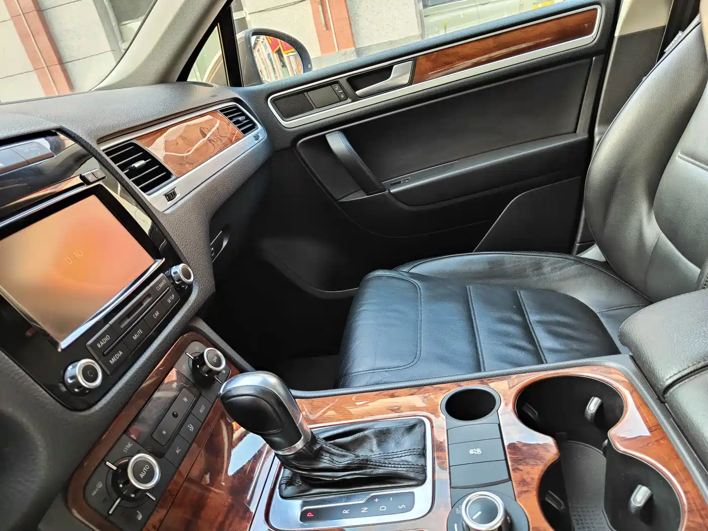 Volkswagen Touareg 2011 3.0TSI Comfort фото 18
