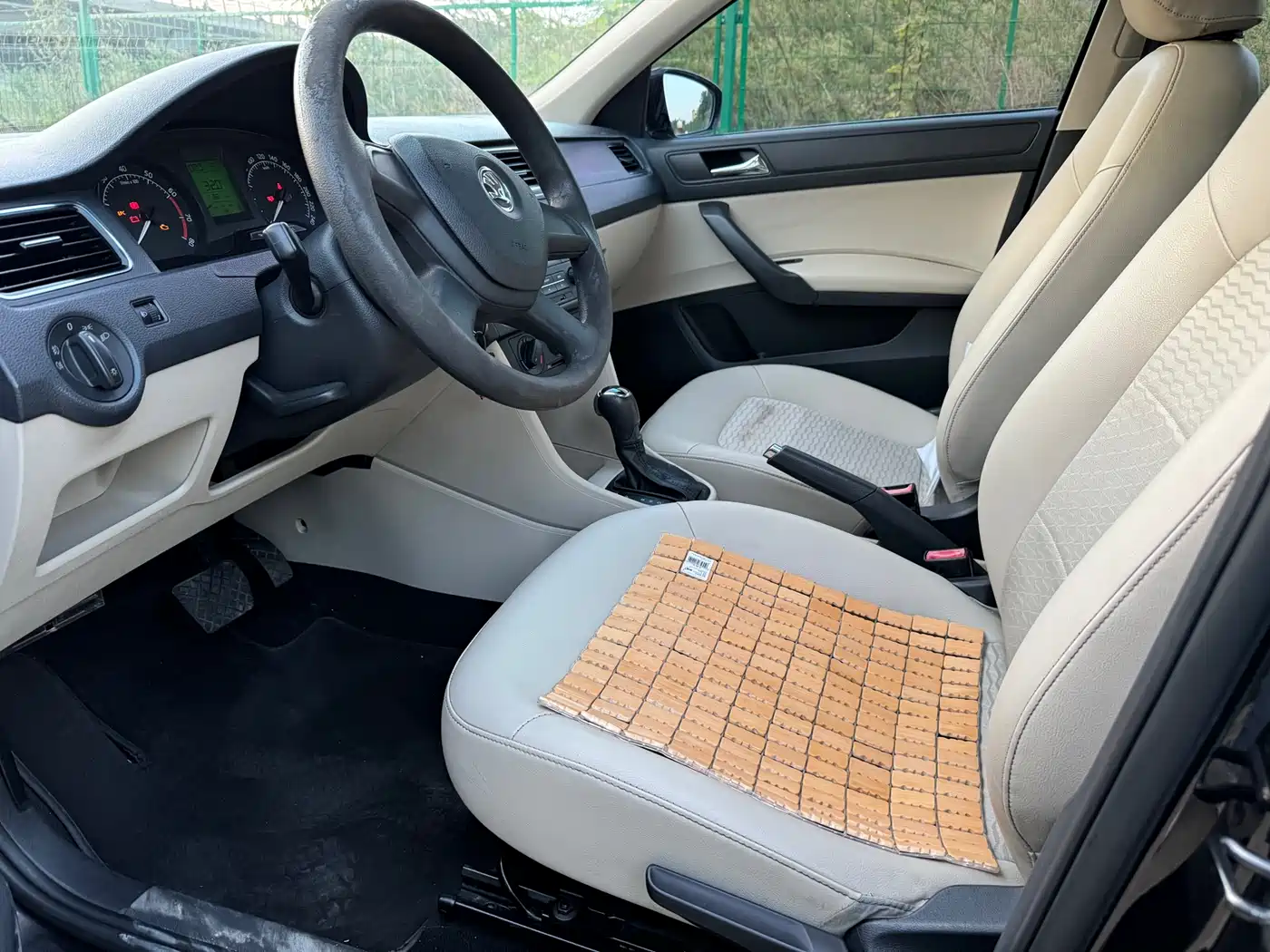 Škoda Rapid 2013 1.6L Automatic Preferred фото 10