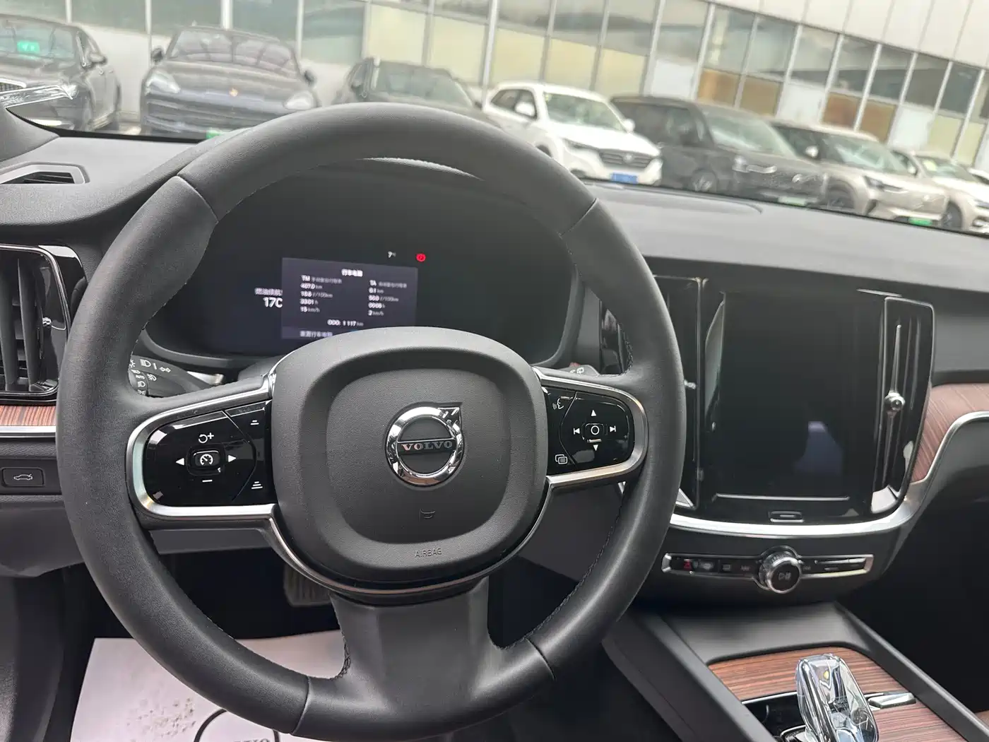 Volvo V60 2023 2024 B5 Smart Premium Luxury Edition