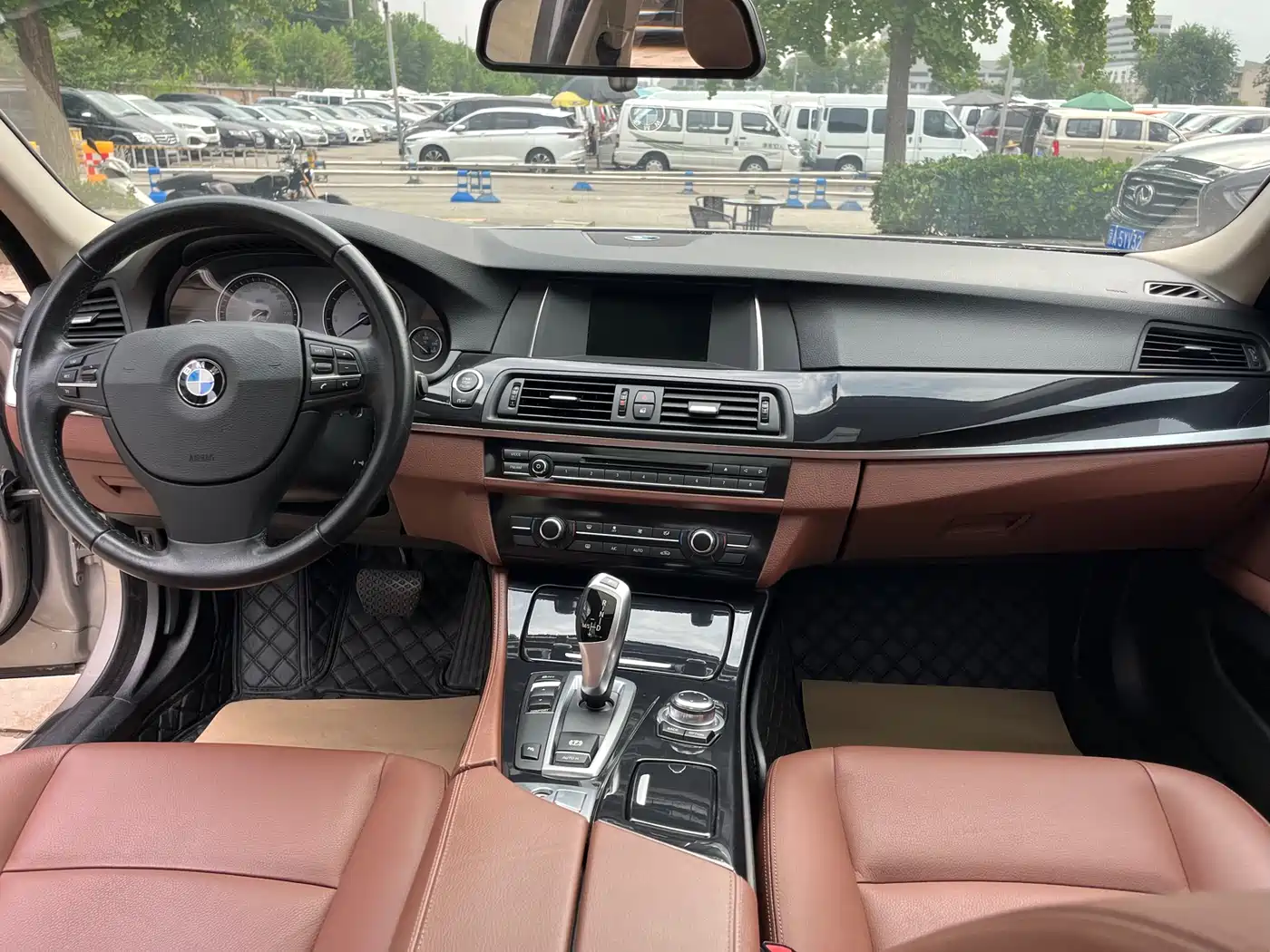 BMW 5 Series 2014 520Li Elegance фото 17