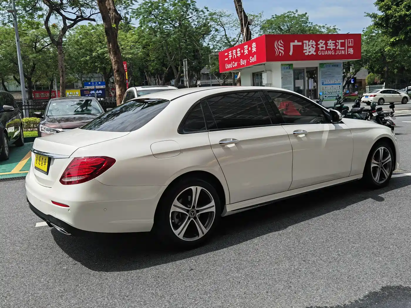 Mercedes-Benz E-Class 2018 E 200 L Sport фото 10