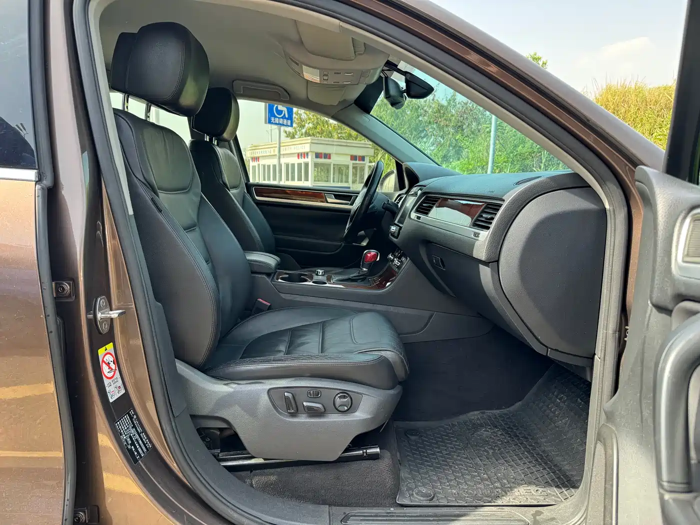 Volkswagen Touareg 2011 3.0TSI Standard фото 6