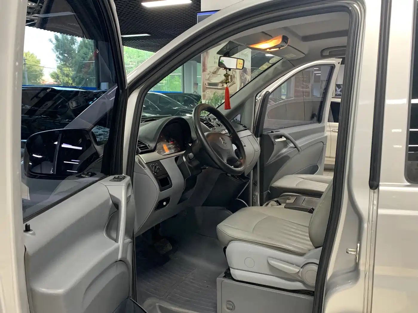 Mercedes-Benz Vito 2011 2.5L Elite Edition фото 8