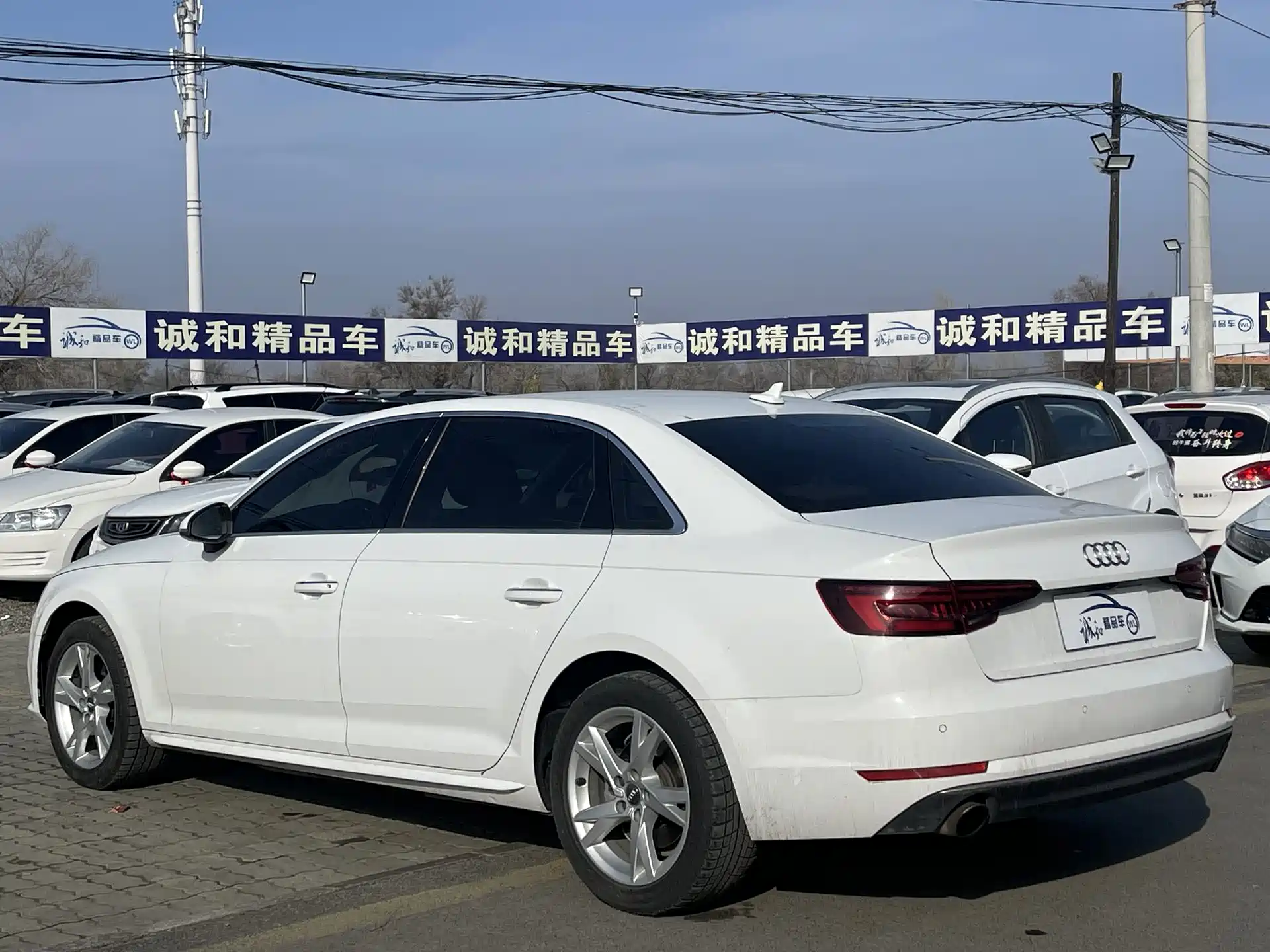 Фото 9 - Audi A4L