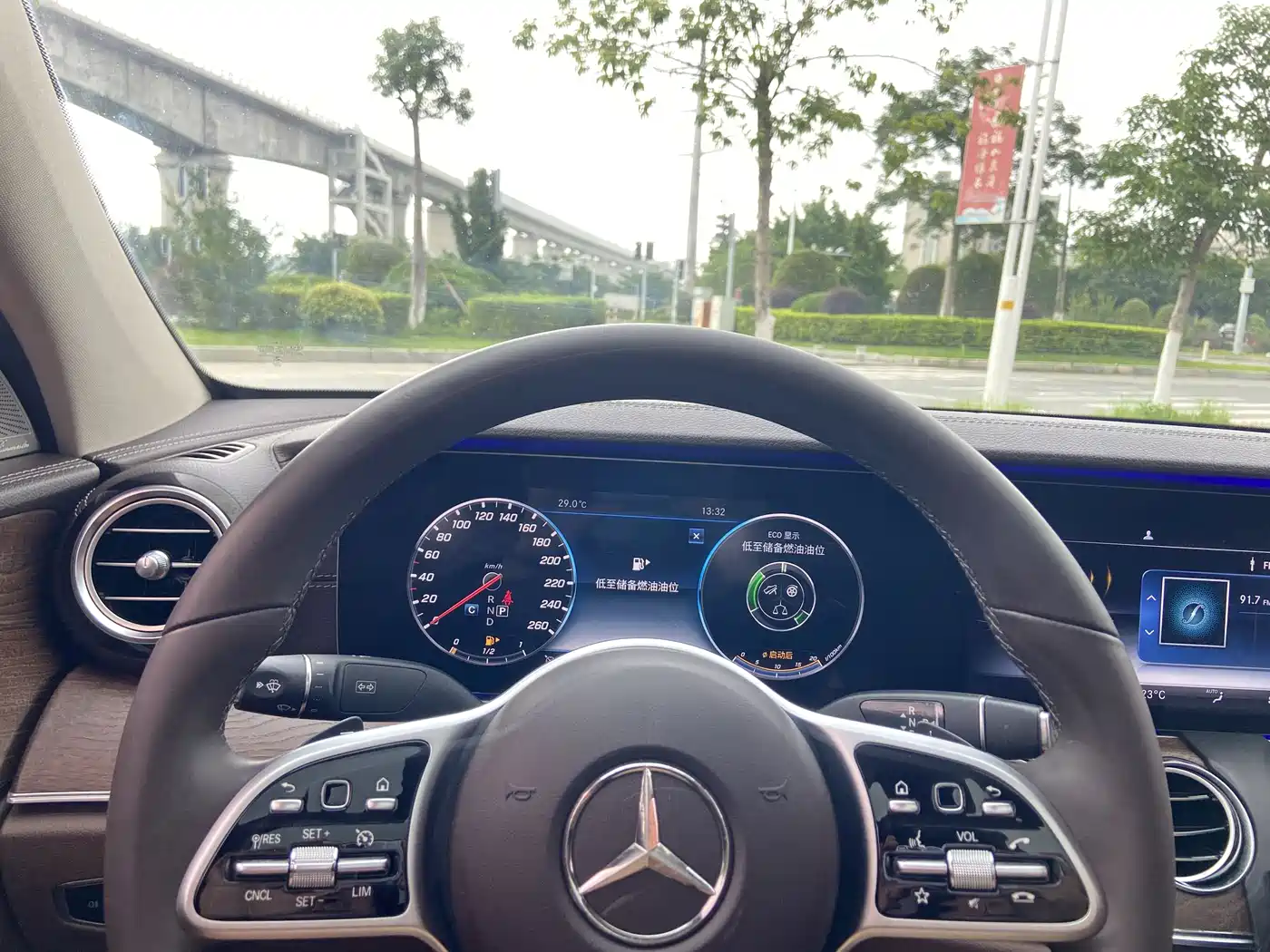 Mercedes-Benz E-Class 2019 E 300 L Luxury фото 14