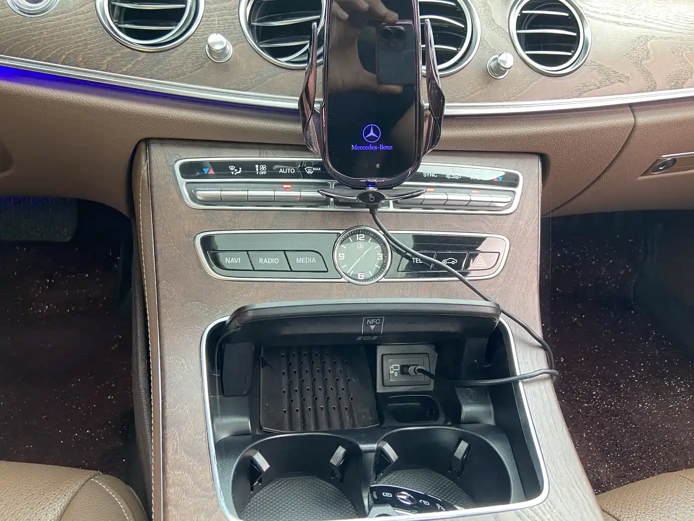 Mercedes-Benz E-Class 2019 E 300 L Luxury фото 16