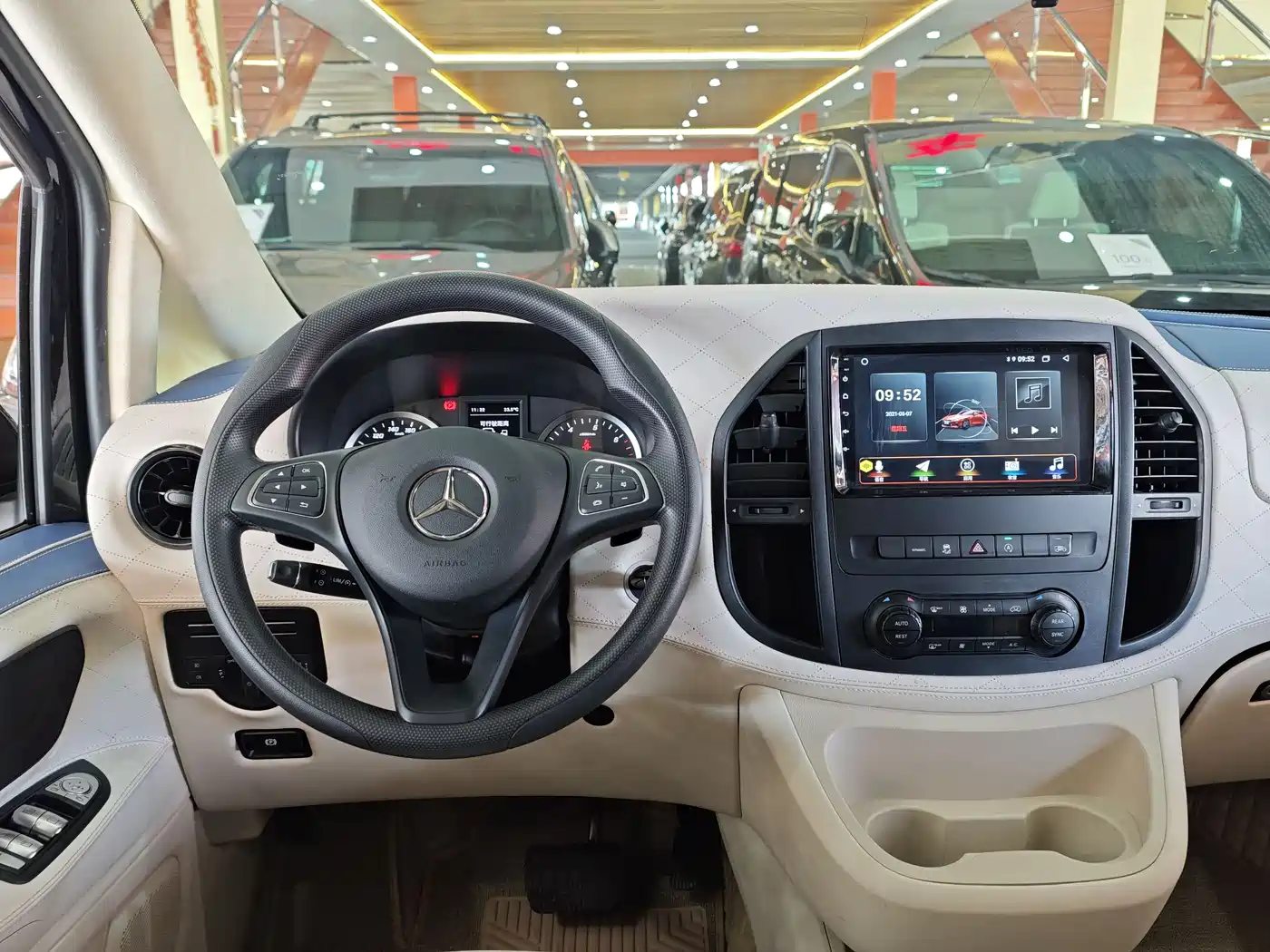 Mercedes-Benz Vito 2021 2.0T Elite 7-Seater фото 8