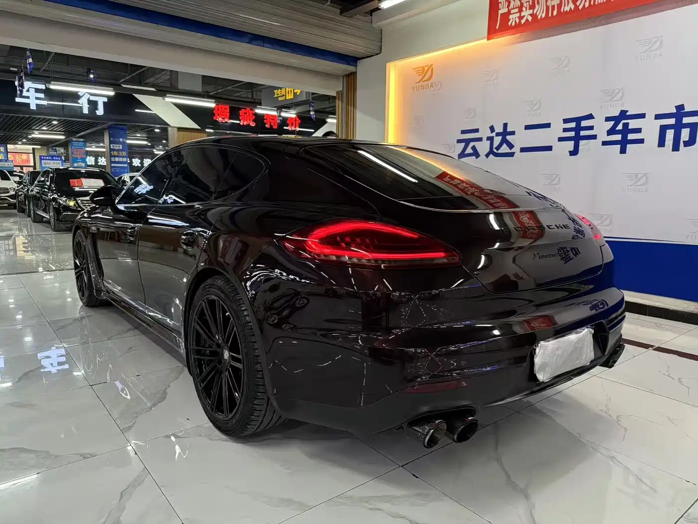 Porsche Panamera 2014 Panamera 4 3.0T фото 6