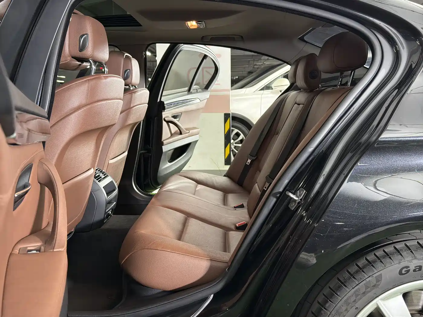 BMW 5 Series (Import) 2011 535i Luxury Sport фото 6