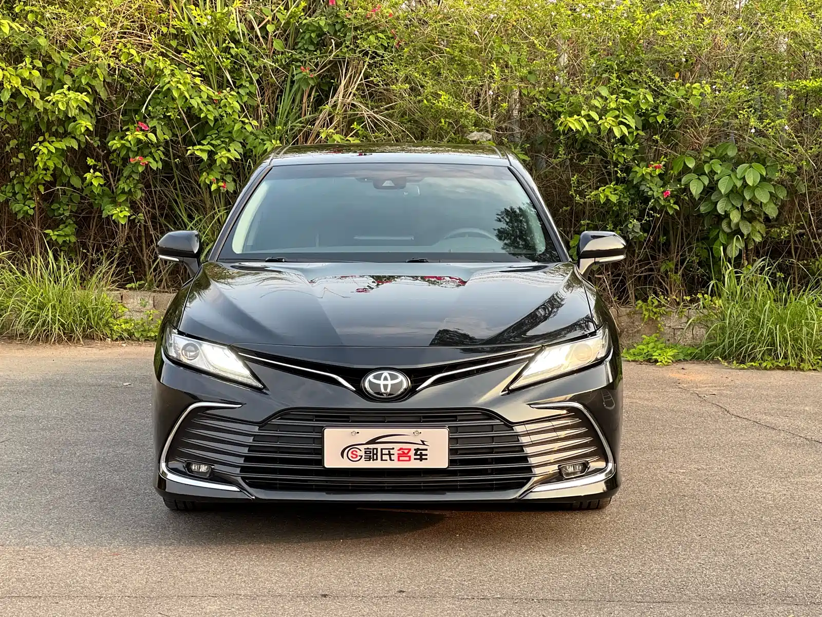 Фото 2 - Toyota Camry