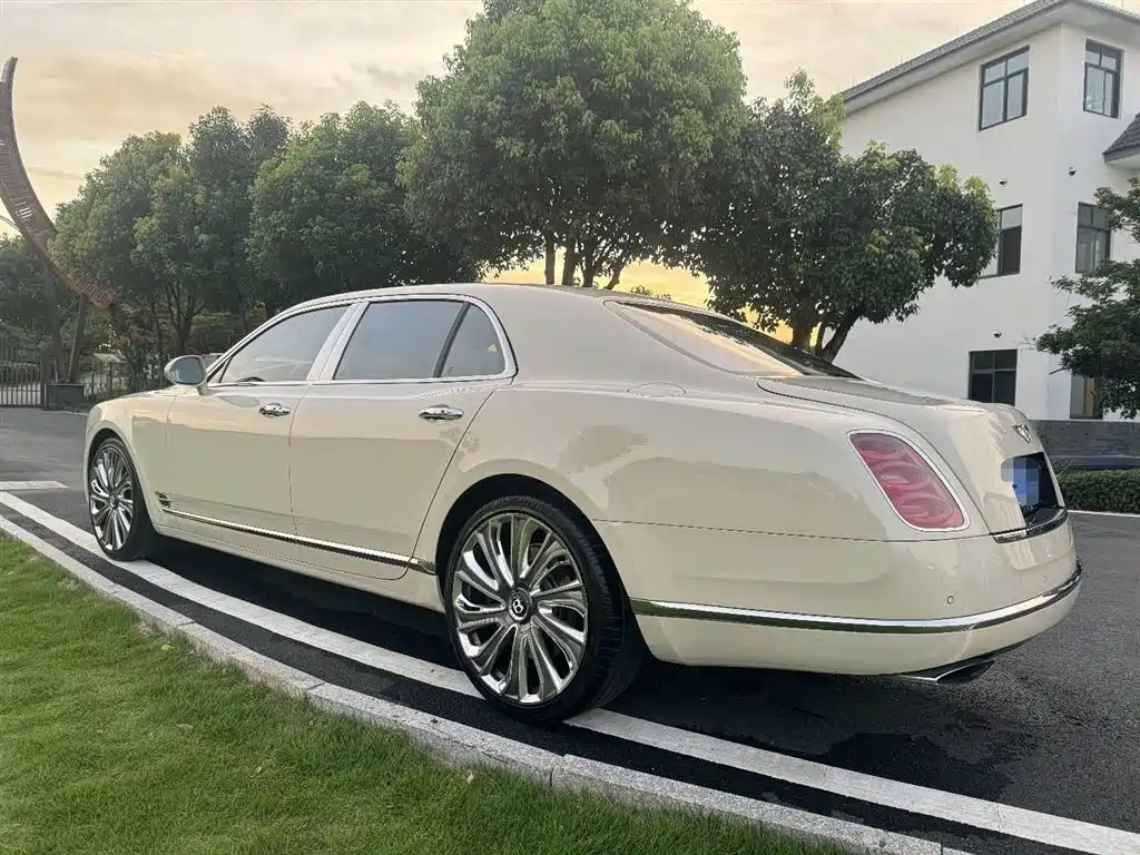 Bentley Mulsanne 2013 6.8T Mulliner Special Edition фото 14