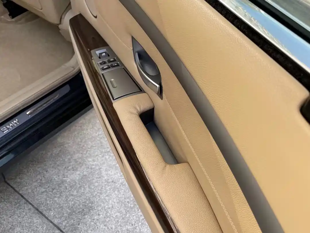 BMW 7 Series 2008 Model 730Li Classic Edition фото 20