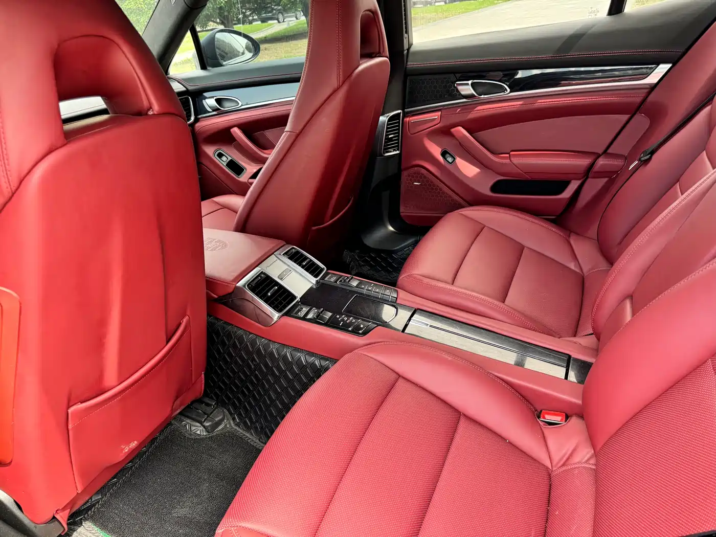 Porsche Panamera 2010 Panamera 4 3.6L фото 17
