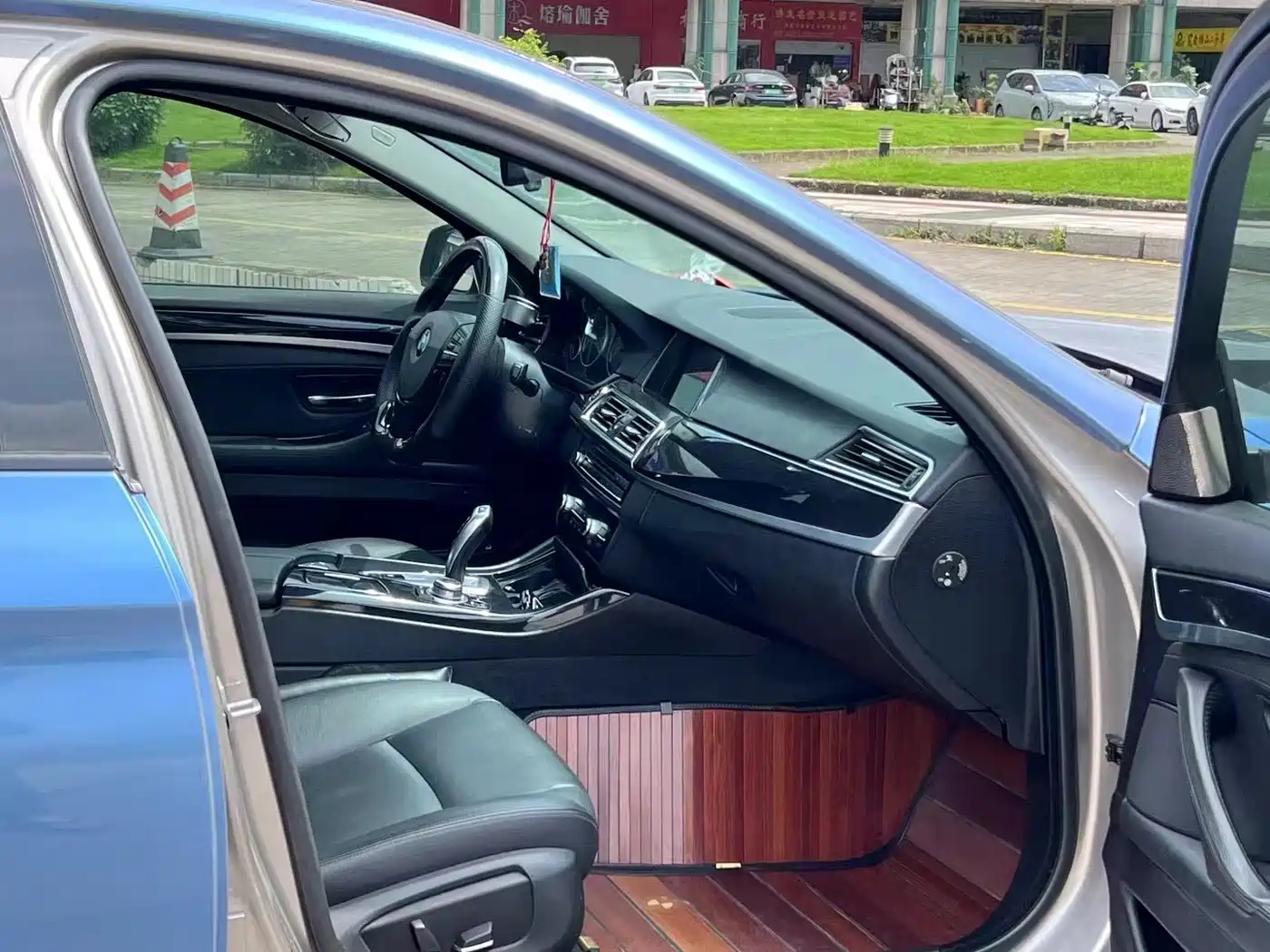 BMW 5 Series 2014 520Li Elegance фото 9
