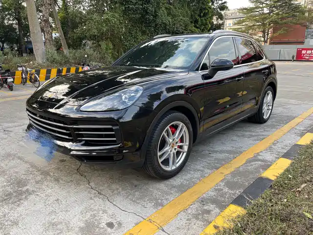 PORSCHE CAYENNE