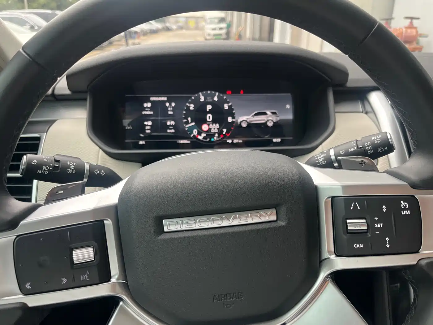Land Rover Discovery 2024 360PS Dynamic SE фото 7