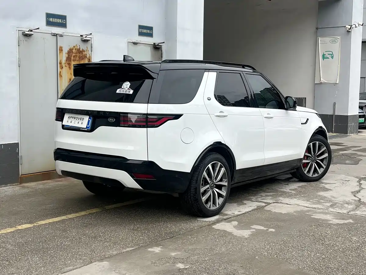 Land Rover Discovery 2024 360PS Dynamic SE фото 3