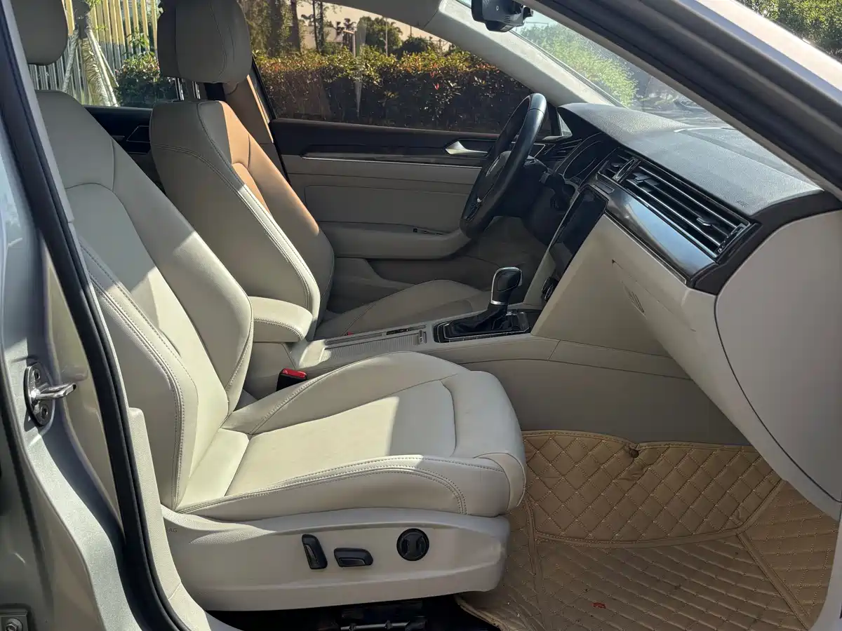 Volkswagen Magotan 2017 380TSI DSG Luxury фото 14