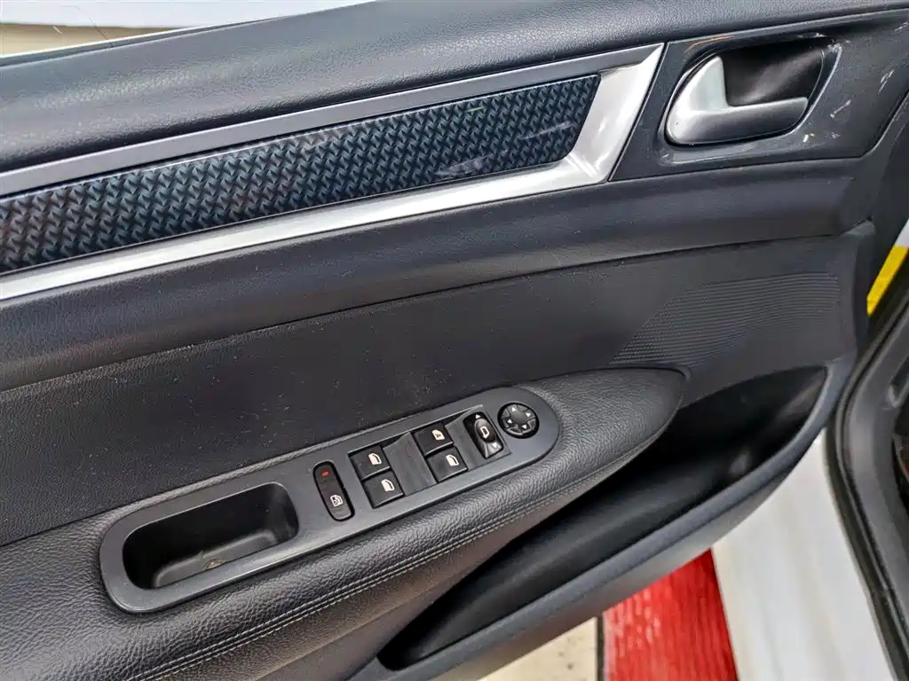 Peugeot 308 2016 1.6L Automatic Fashion фото 15