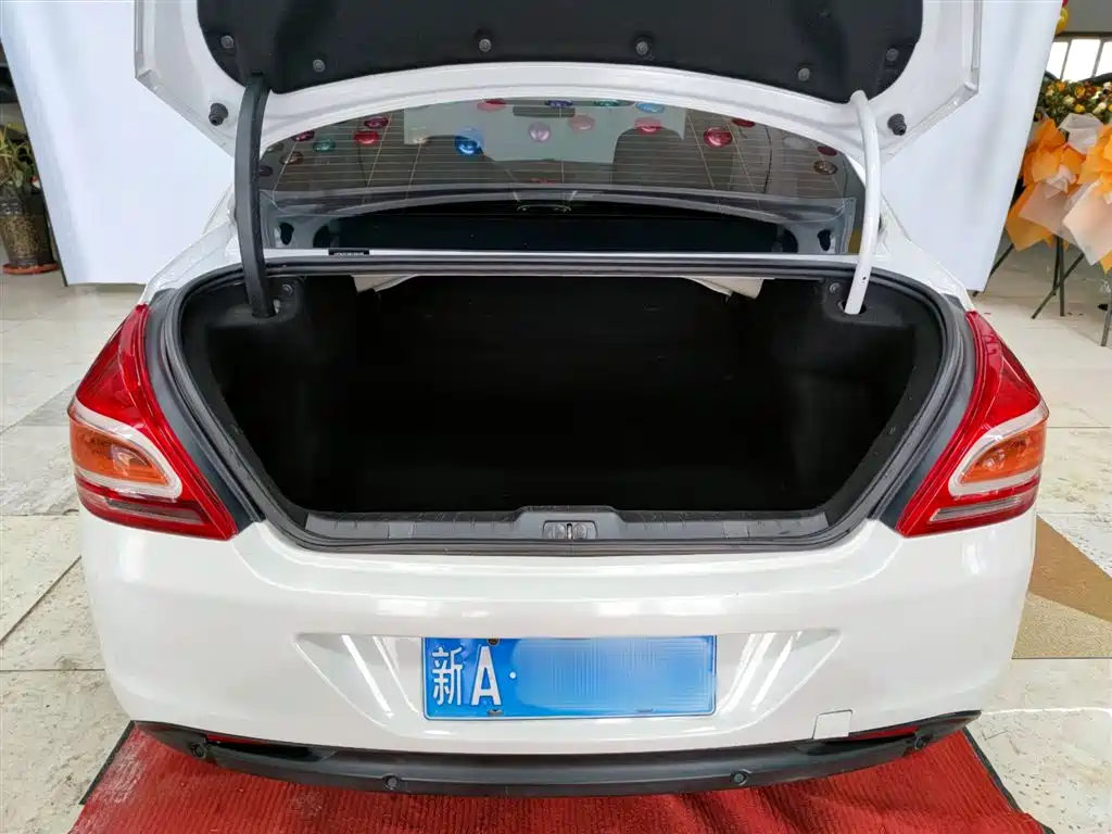 Peugeot 308 2016 1.6L Automatic Fashion фото 16