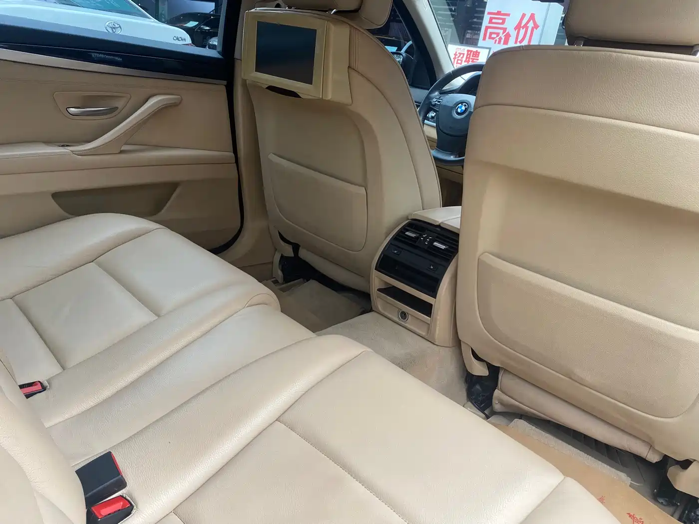 BMW 5 Series 2013 525Li Excellence Edition фото 16