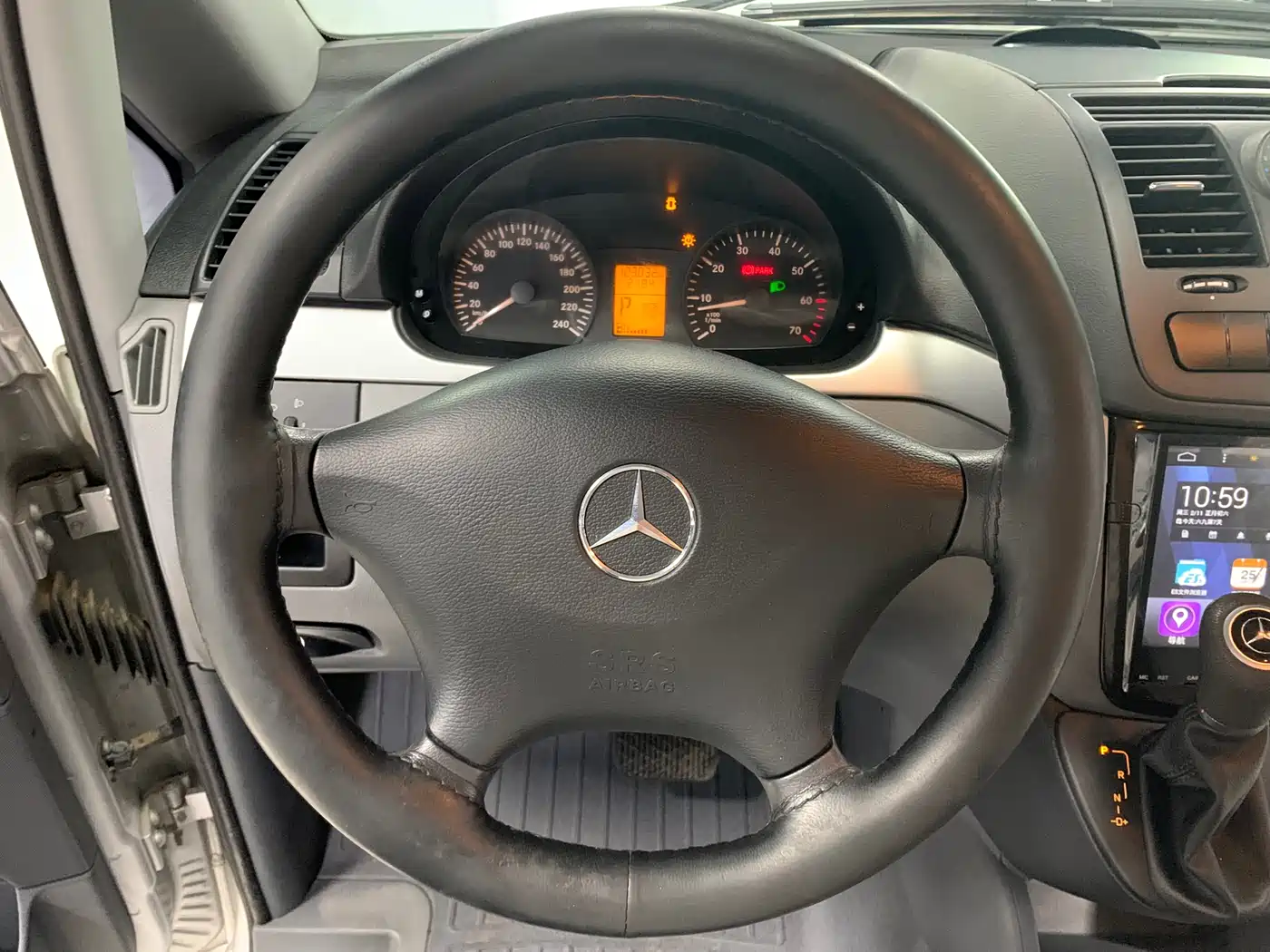 Mercedes-Benz Vito 2011 2.5L Elite Edition фото 18