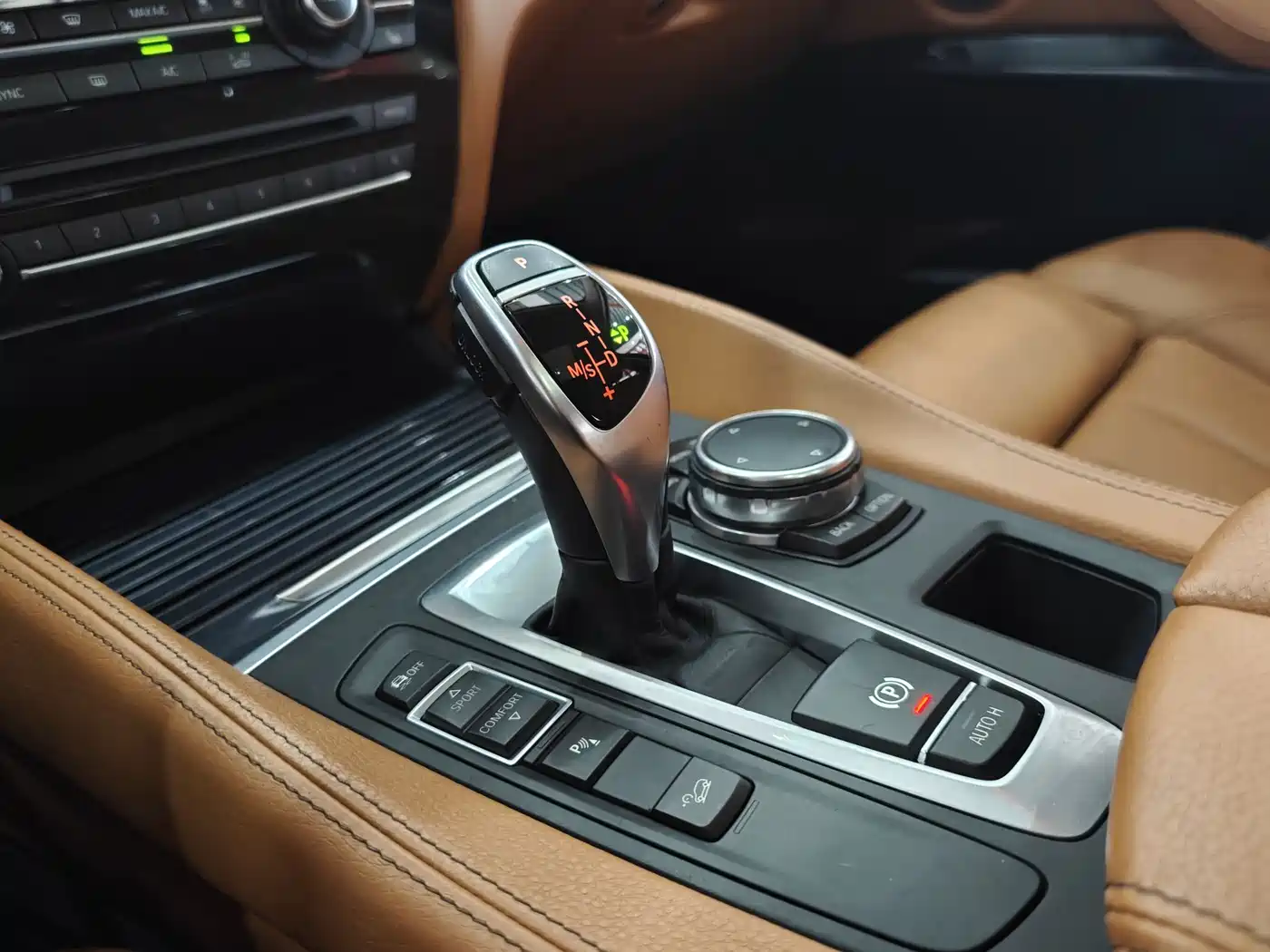 BMW X6 2015 xDrive35i Leading Type фото 12