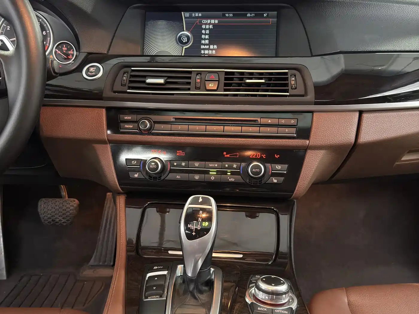 BMW 5 Series (Import) 2011 535i Luxury Sport фото 12