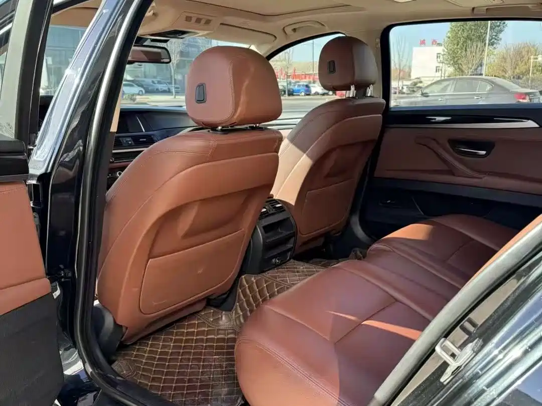 BMW 5 Series 2017 525Li Leading Edition фото 8