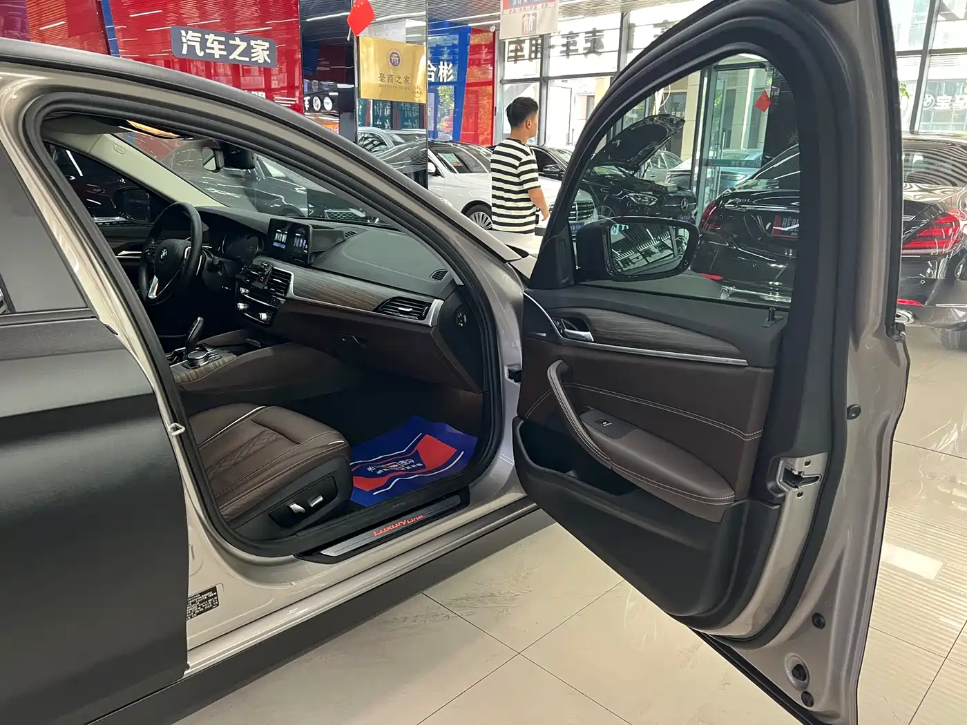 BMW 5 Series 2018 530Li Leading Luxury Package фото 31