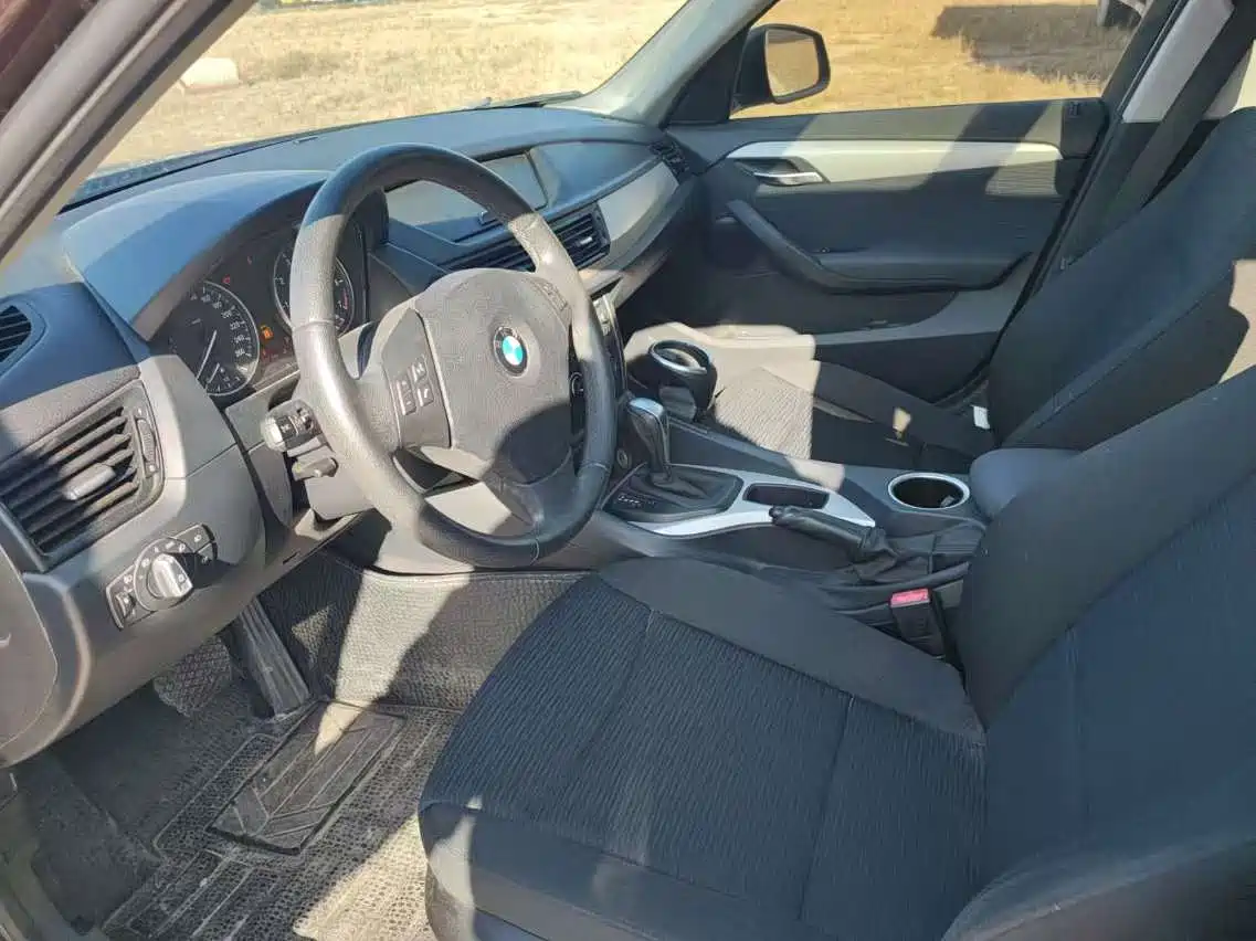 BMW X1 2013 sDrive18i Fashion фото 7