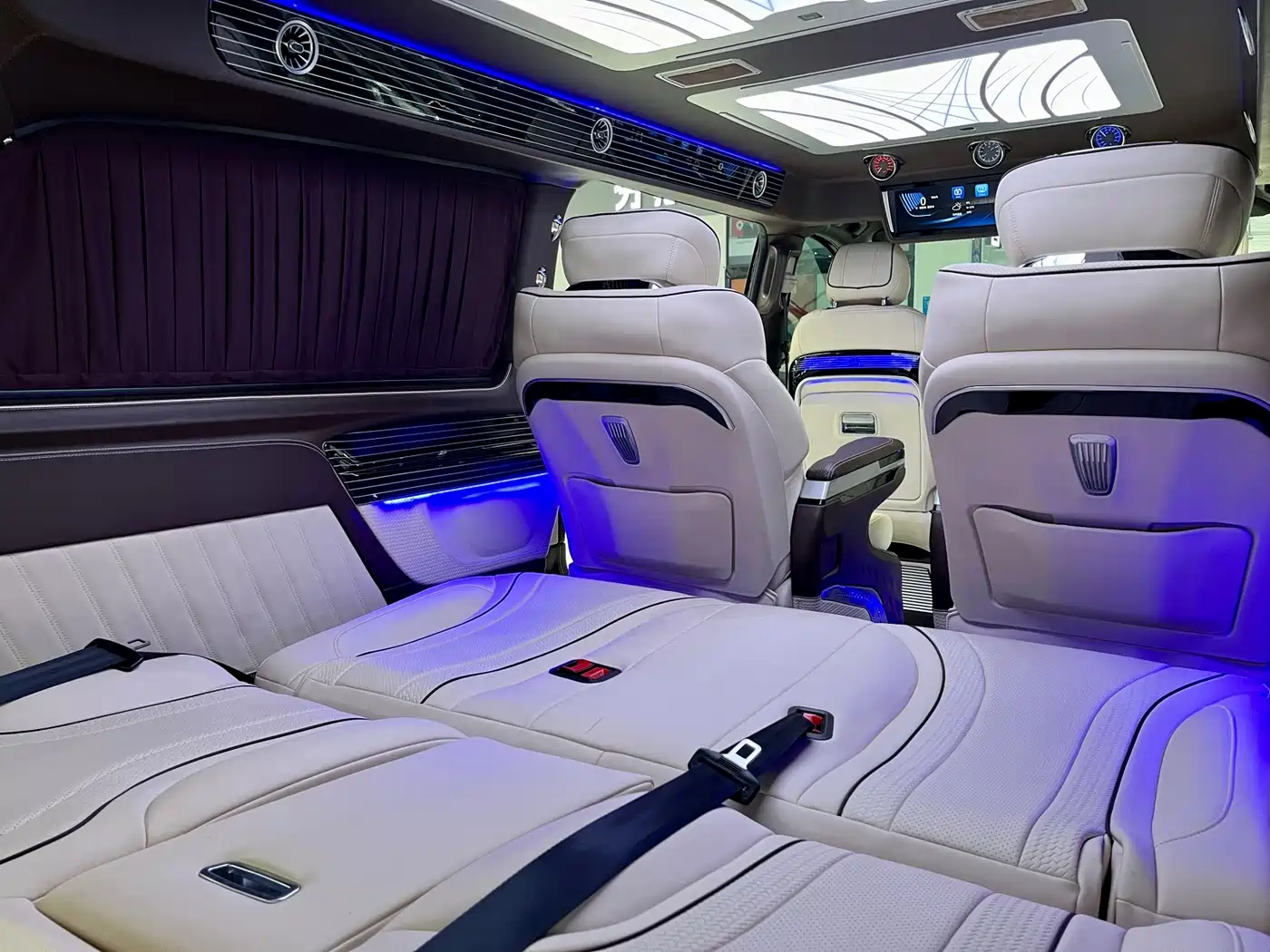 Mercedes-Benz Vito 2023 2.0T Business 7-Seater фото 19