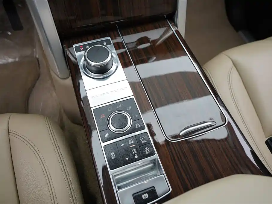 Land Rover Range Rover 2015 3.0 TDV6 Vogue фото 11