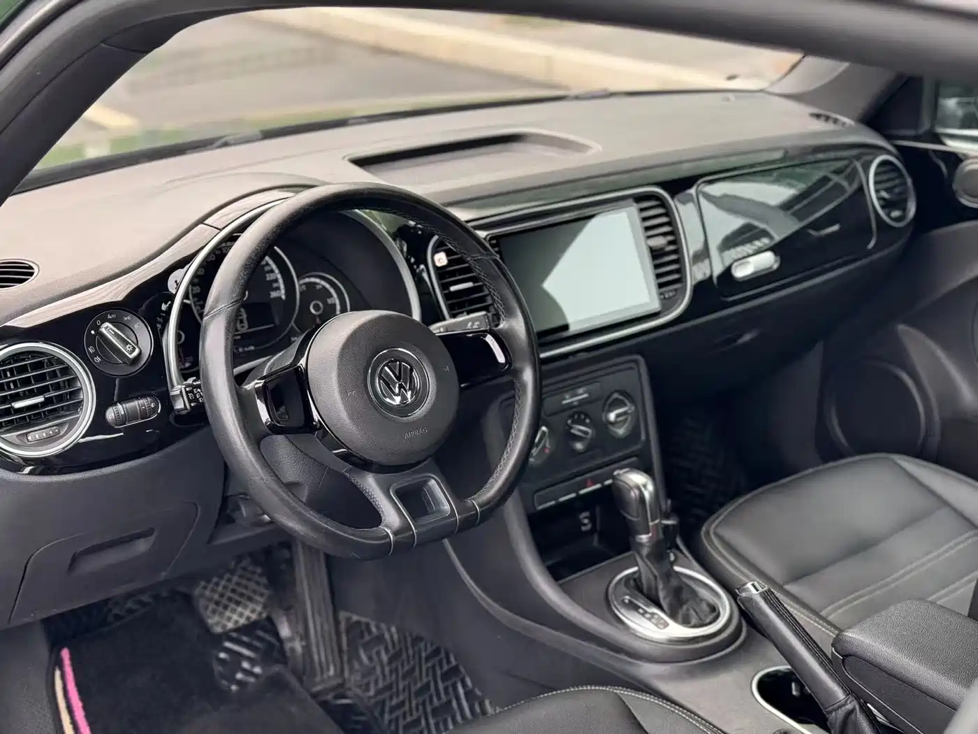 Volkswagen Beetle 2014 1.4TSI Fashion Edition фото 5