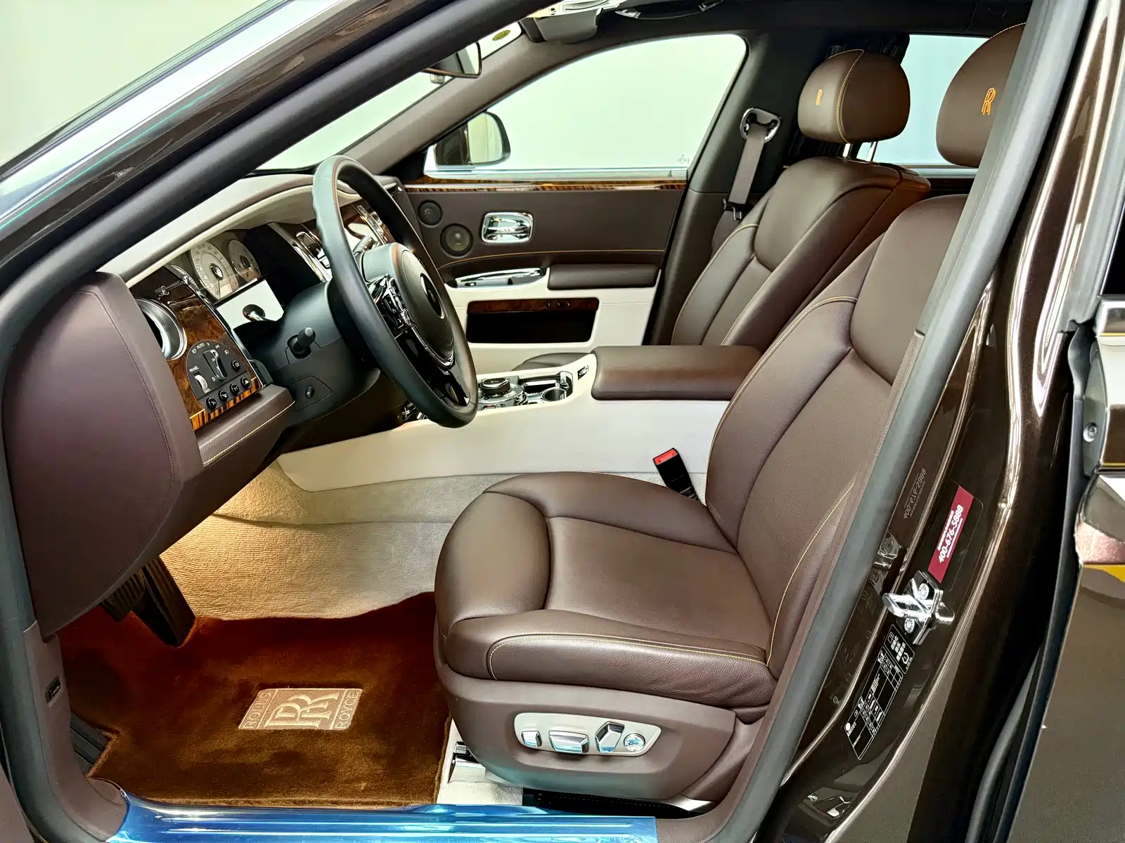 Фото 8 - Rolls-Royce Ghost