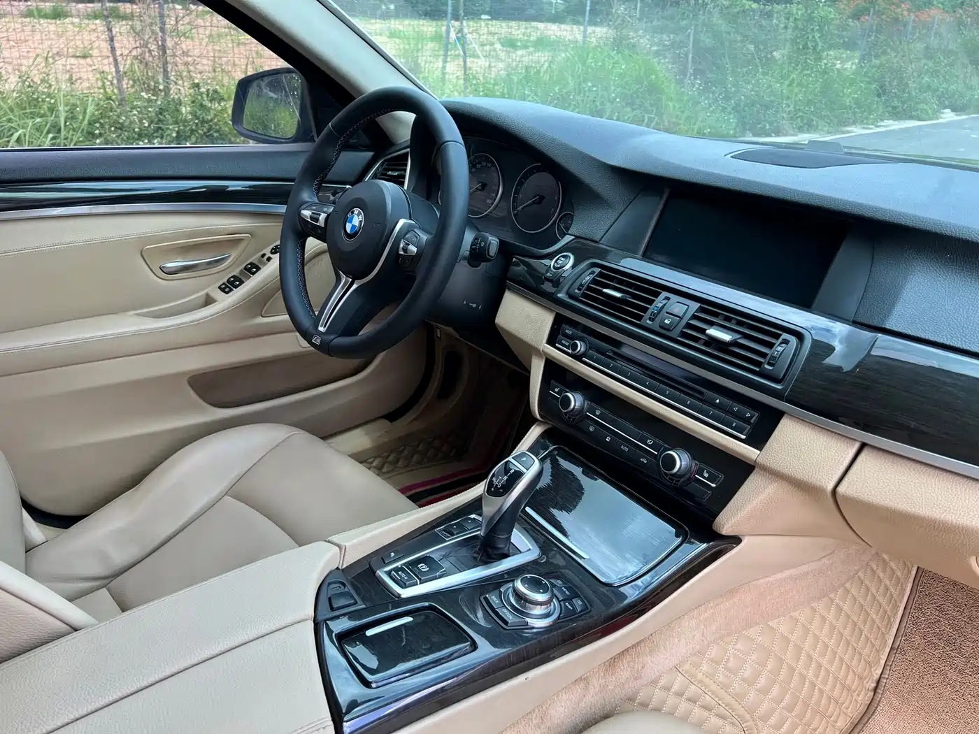 BMW 5 Series 2012 535Li Luxury фото 21