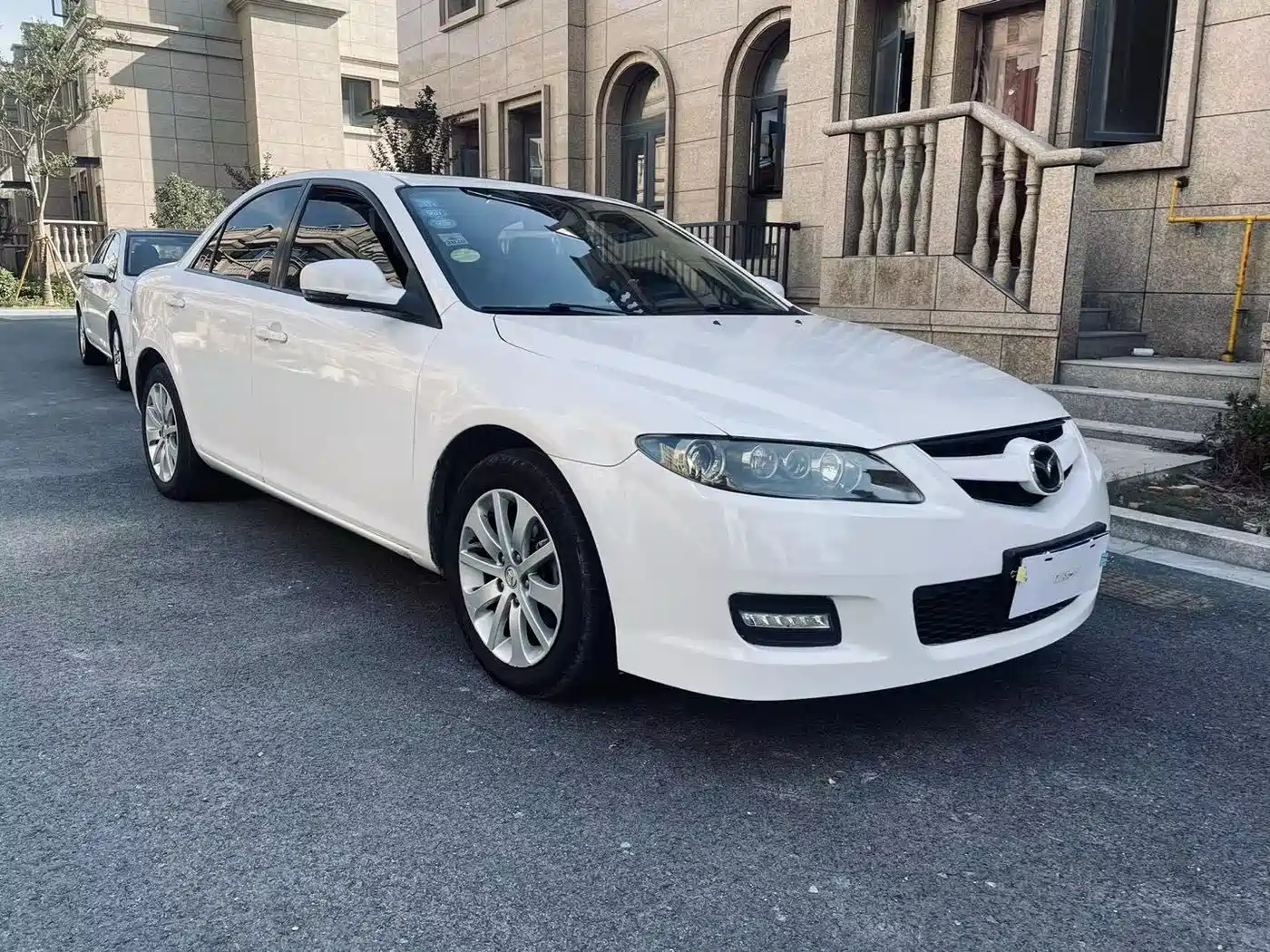 Фото 2 - Mazda 6