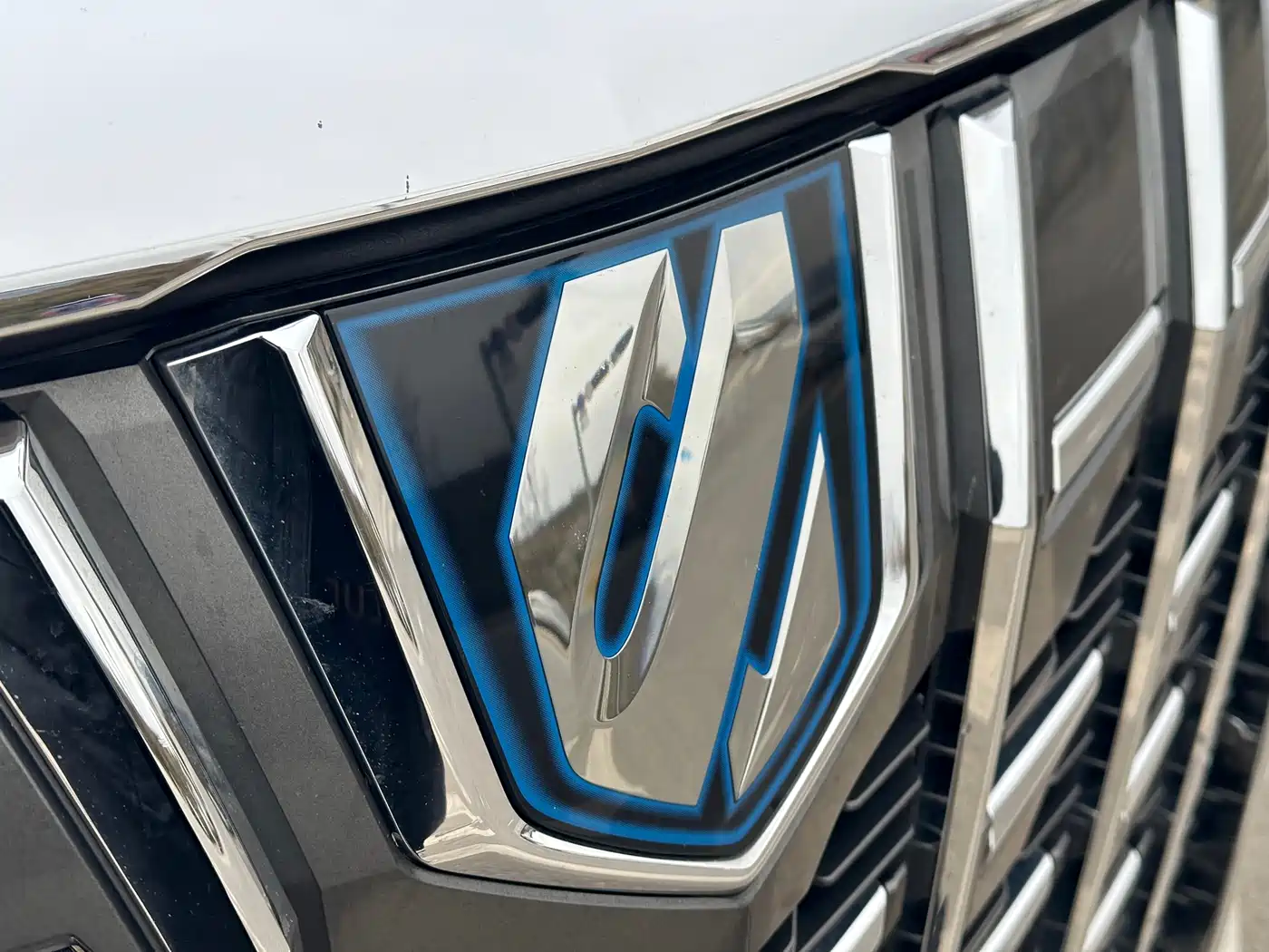 Toyota Alphard 2021 Hybrid 2.5L Premium фото 4