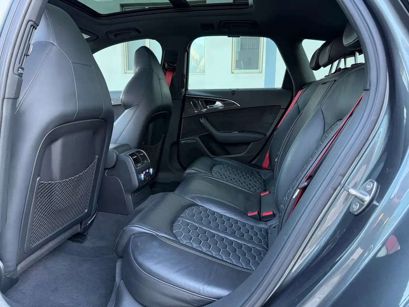Audi RS 6 2016 RS 6 4.0T Avant фото 11