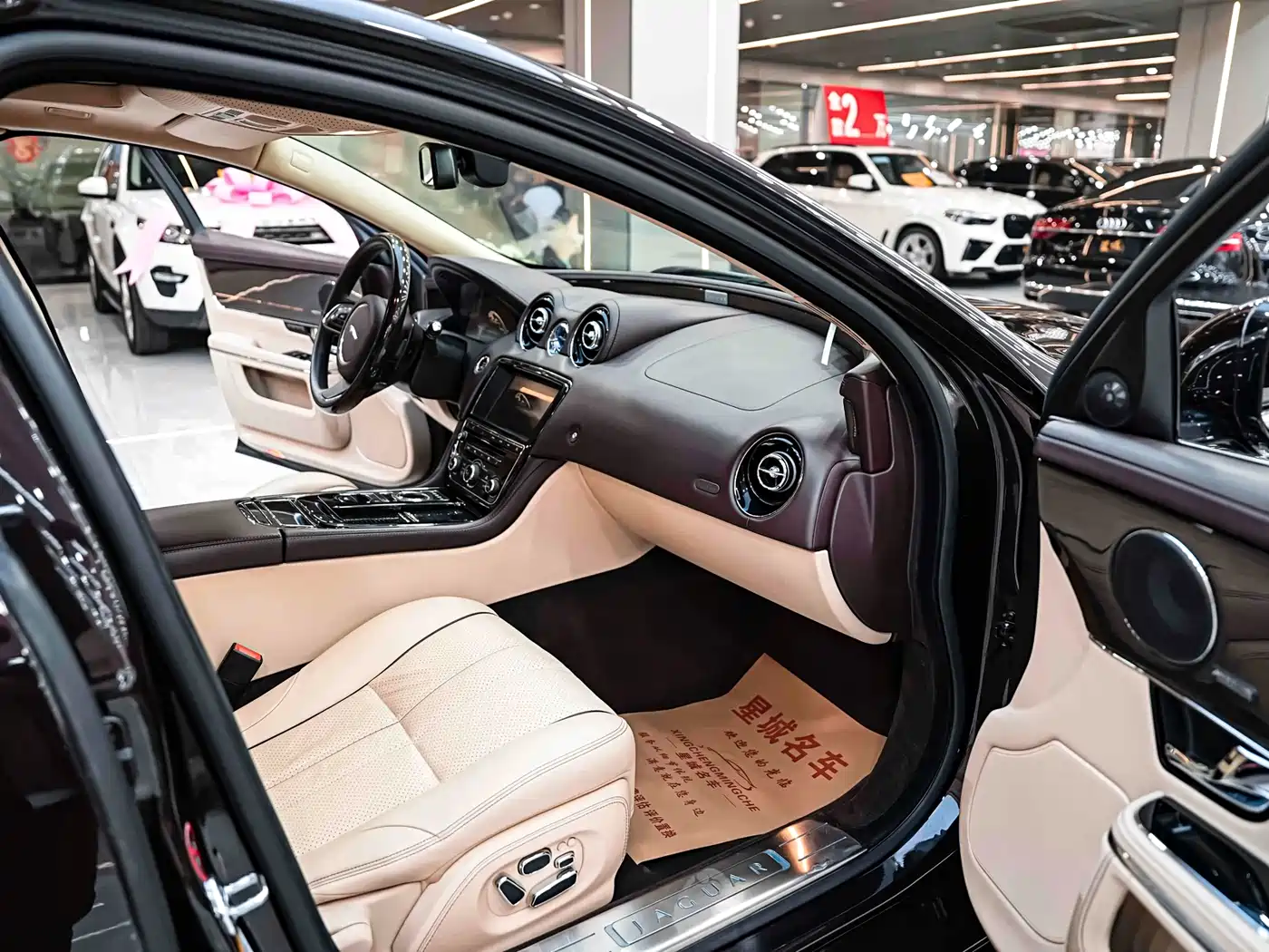 Jaguar XJ 2013 XJL 5.0 SC Ultimate Genesis Edition 5-seater фото 15