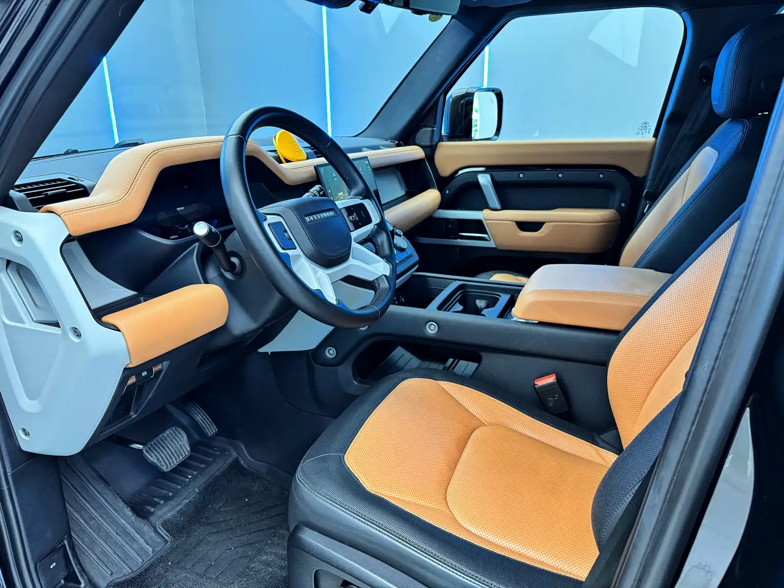 Фото 10 - Land Rover Defender