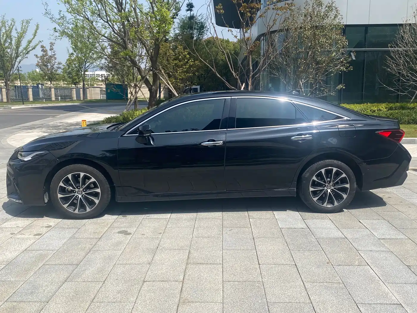 Toyota Avalon 2022 2.0L Luxury Edition фото 4