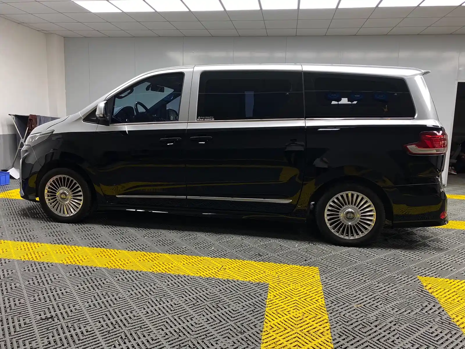 Фото 3 - Maxus G10
