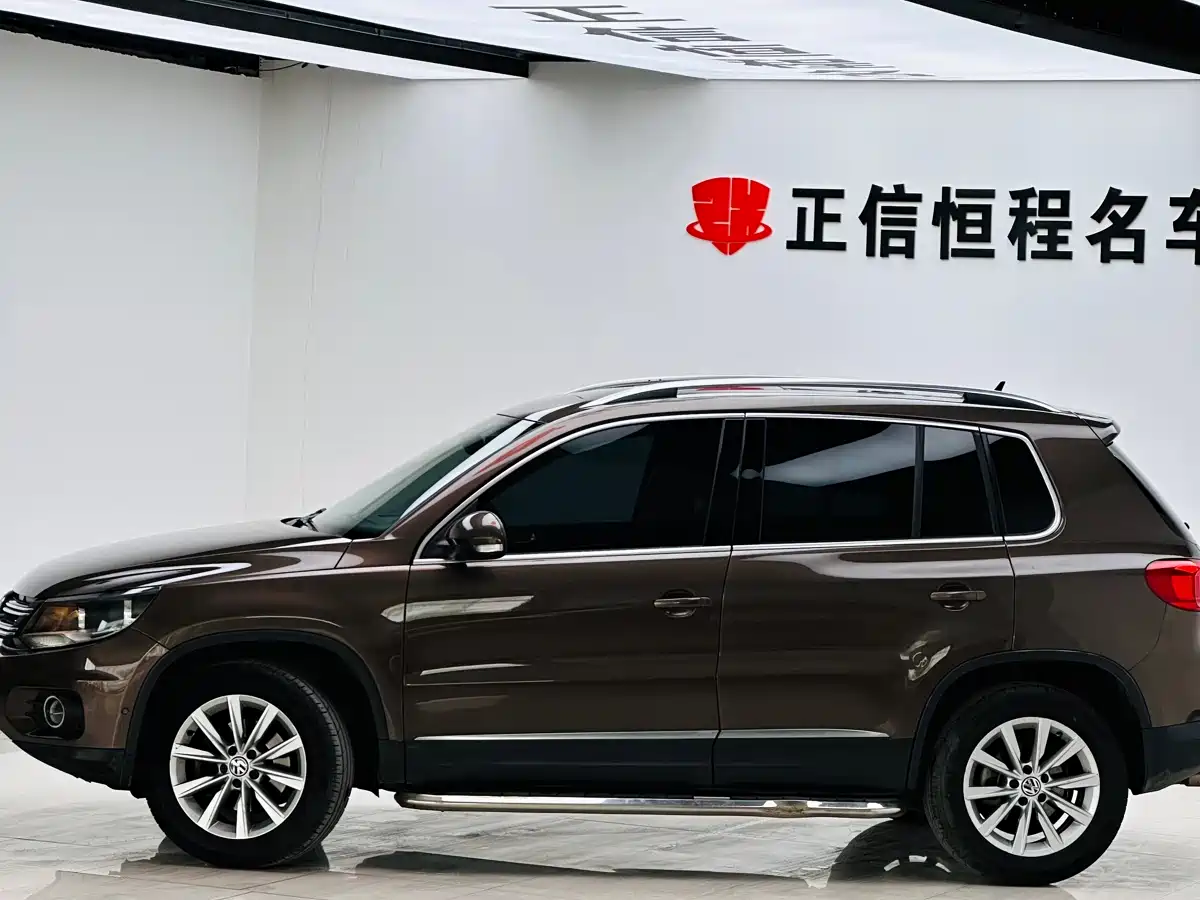 Volkswagen Tiguan 2012 2.0TSI Luxury Edition фото 22