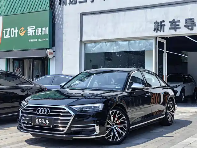 AUDI A8