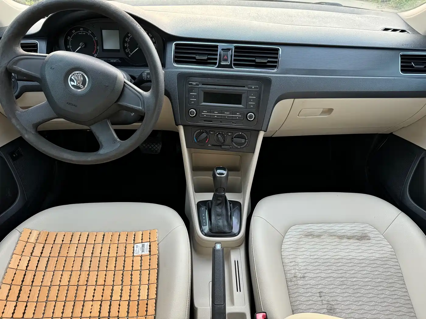 Škoda Rapid 2013 1.6L Automatic Preferred фото 12