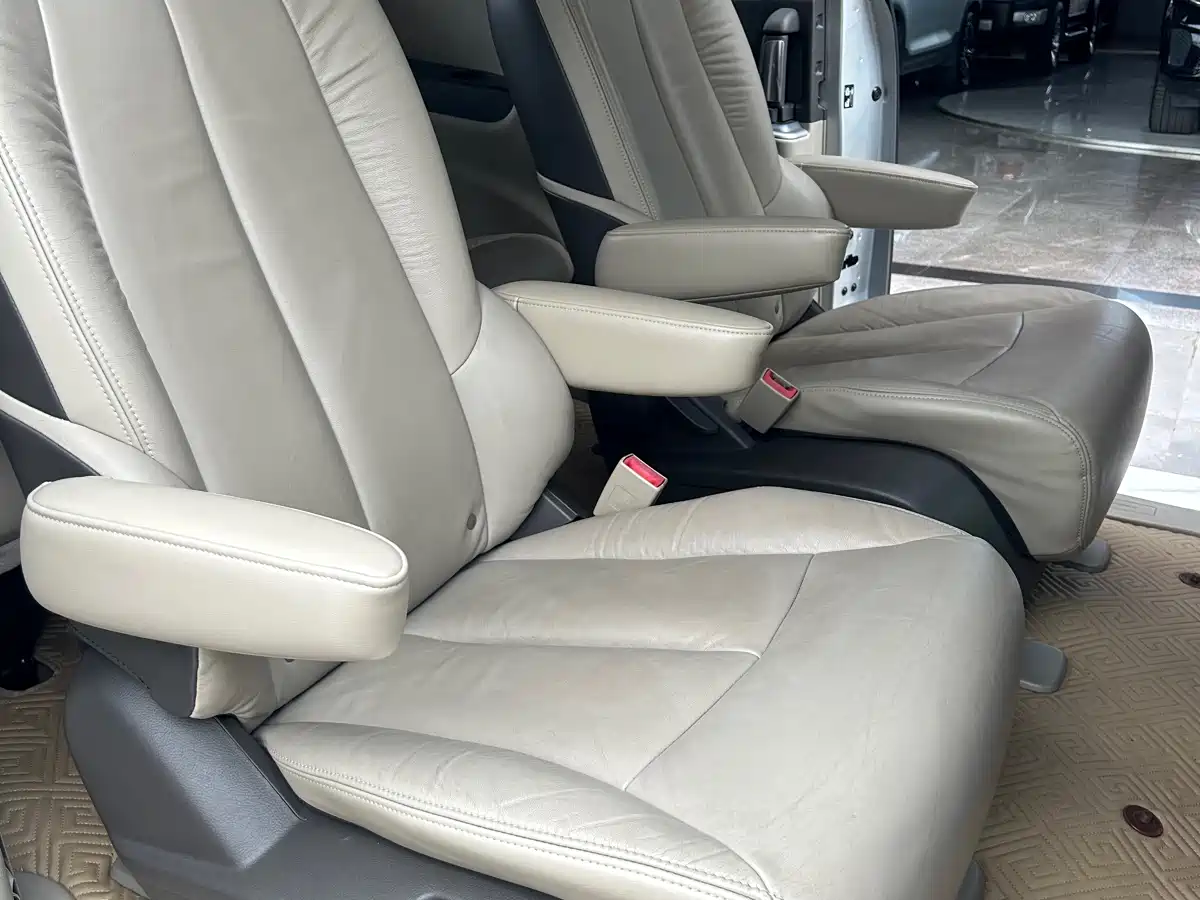 Buick GL8 2011 3.0L GT Luxury Business Elegance Edition фото 14