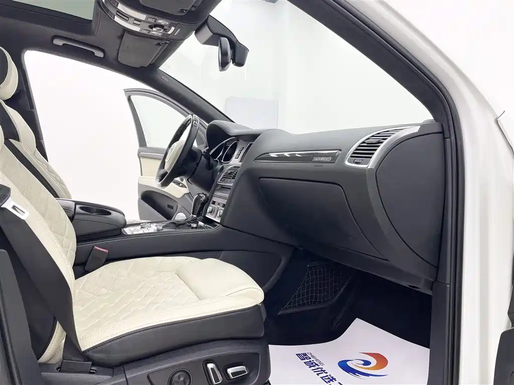 Audi Q7 2010 Model 6.0 V12 TDI Flagship фото 9