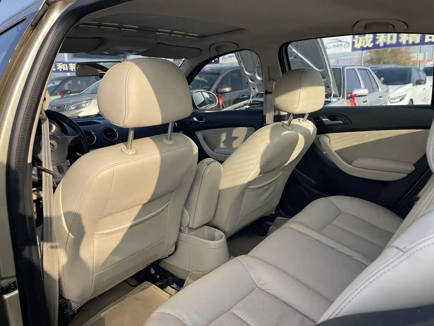 Volkswagen Lavida 2011 1.6L Automatic Pinxuan Edition фото 5