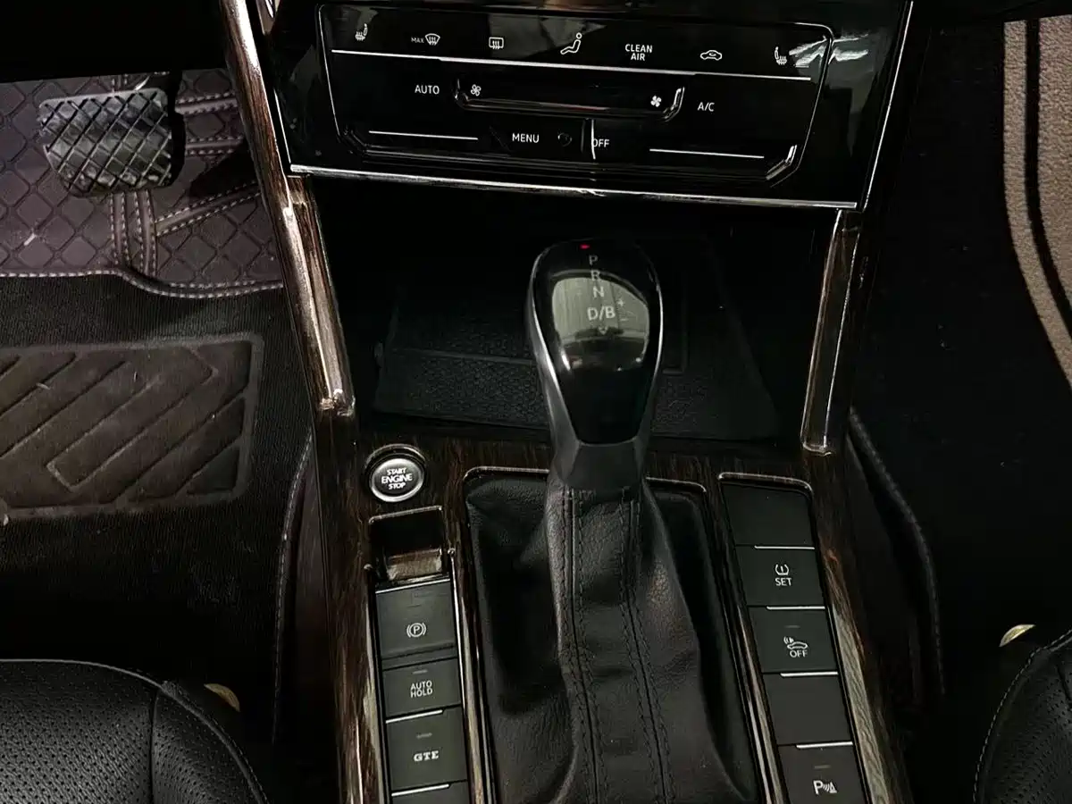 VOLKSWAGEN PASSAT NEW ENERGY